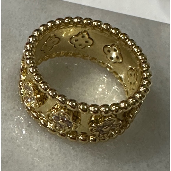 Stainless steel flower ring brand new - Picture 10 of 13